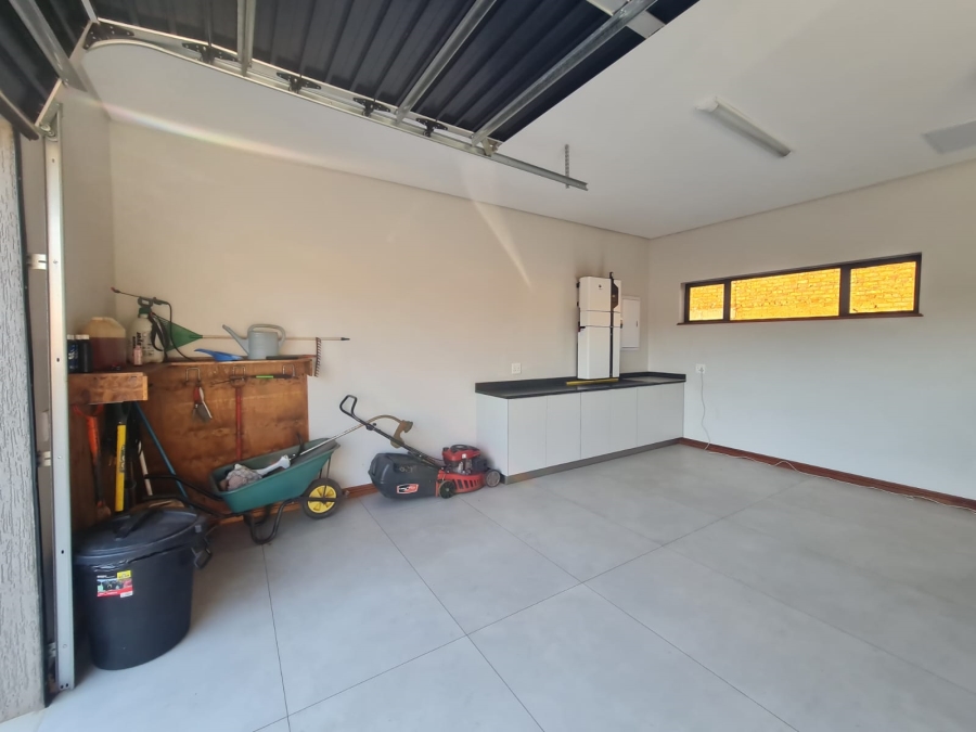 4 Bedroom Property for Sale in Heron Banks Golf Estate Free State